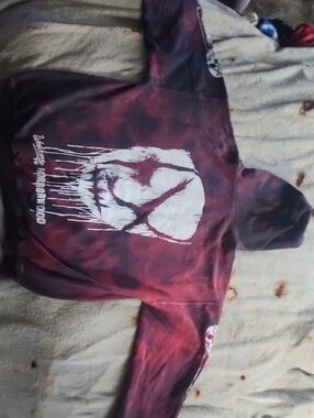 Gildan Heavy Blend Sweatshirt in Burgundy and Purple